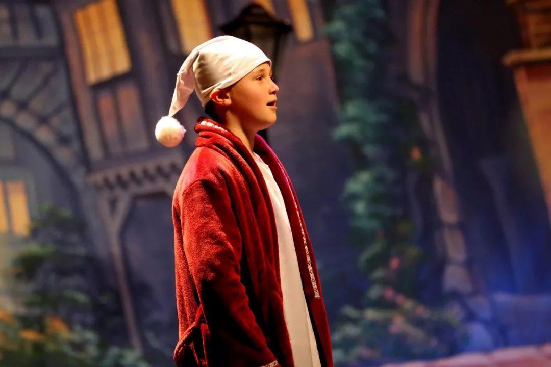 Photos: BAH HUMBUG!