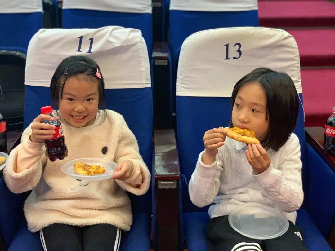 G1-G4丨Students Had Fun during the Pizza Party