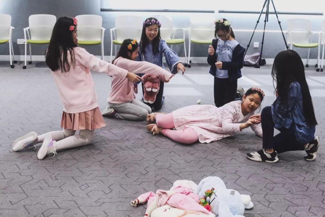That Day Reading Became a Team Sport 那一天, 阅读变成了一项团体运动