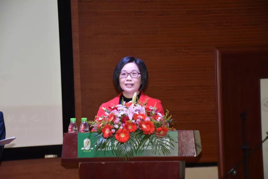 第 10 期【FRI. 枫光旖旎】立德树人在枫叶丨上海枫叶国际学校举行第二届“邓颖超班”命名仪式