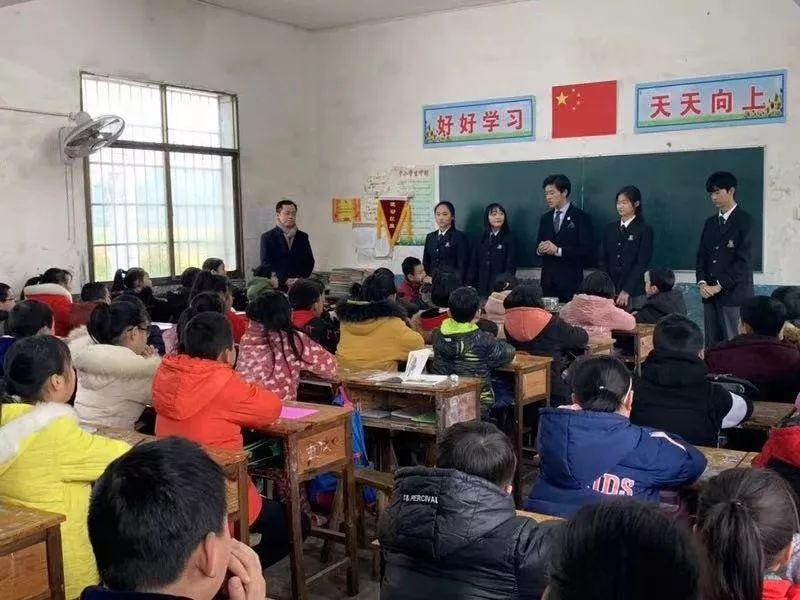 高一年级周班创建成果展示之“起飞的姿势”第一期