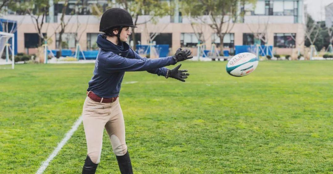 More Than Just An Equestrian 我会马术，我还会..