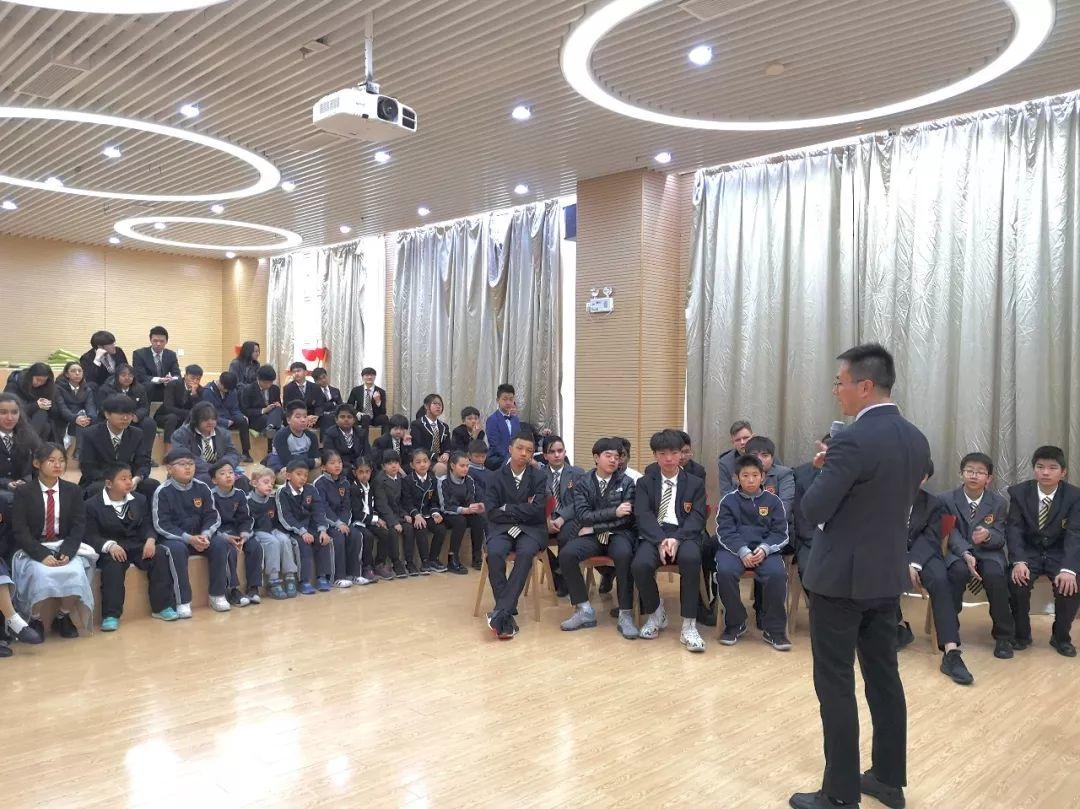金苹果国际部的 “小联合国”