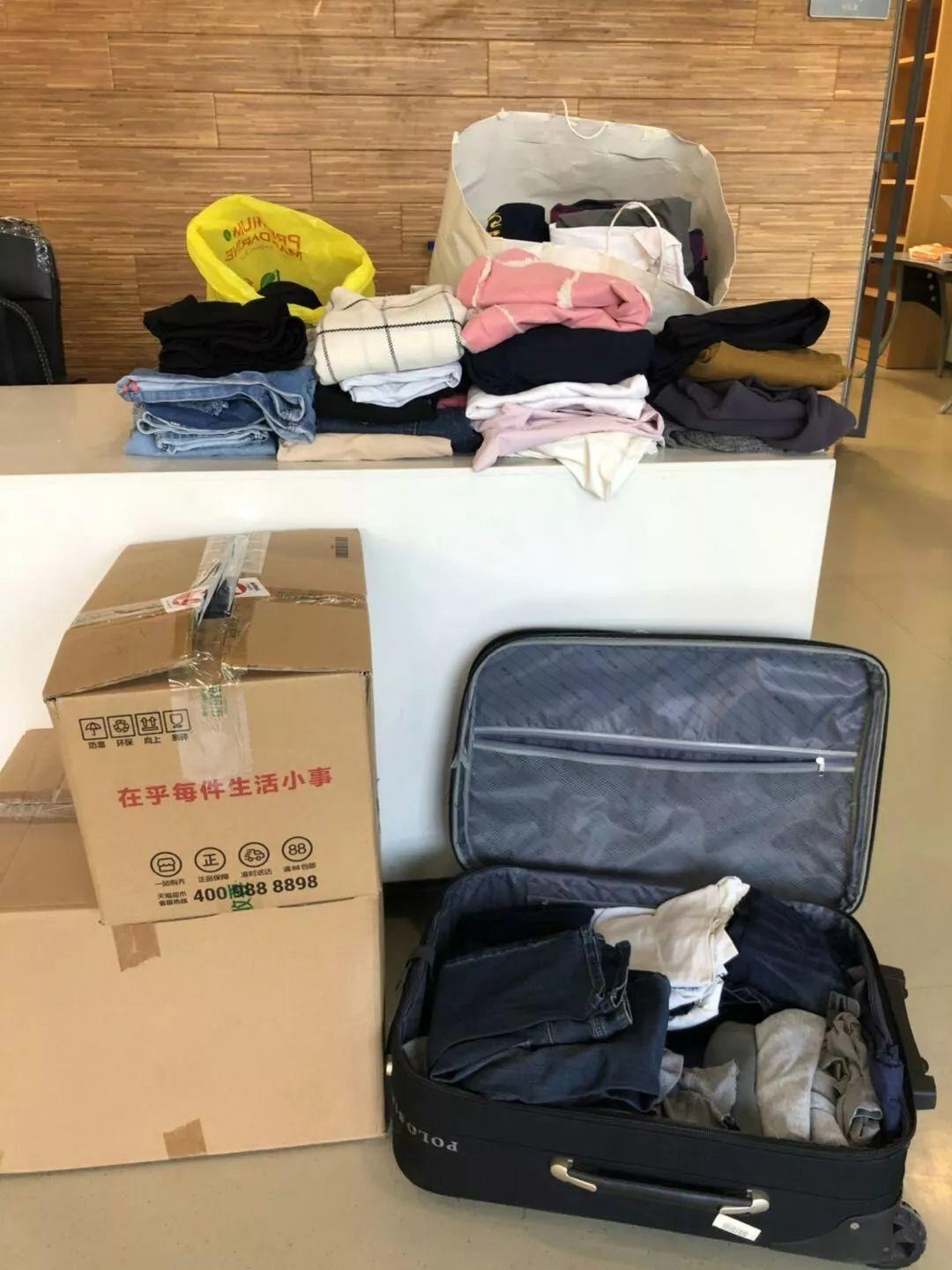 Service Learning G12 Chinese Clothing Drive | 服务式学习12（中）捐衣活动