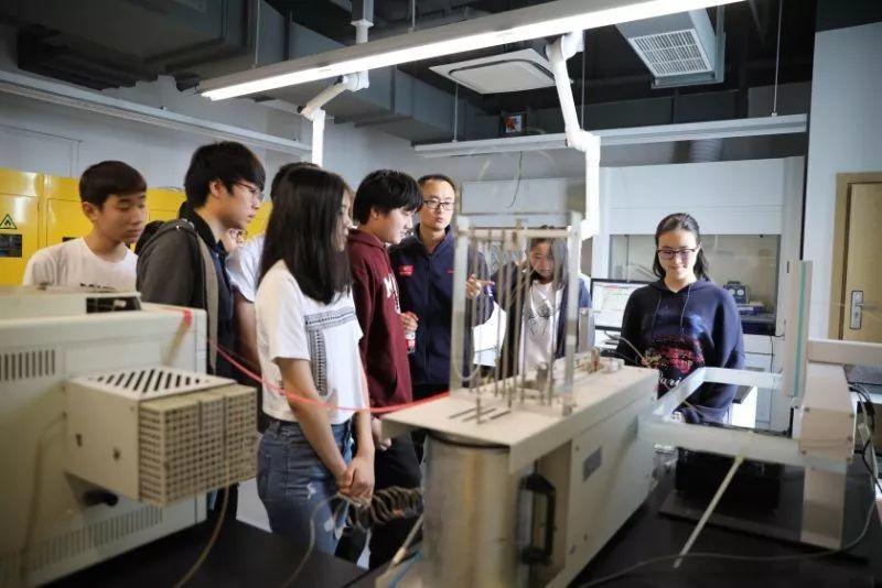 SHSIDers visited Estuarine and Coastal Research in ECNU