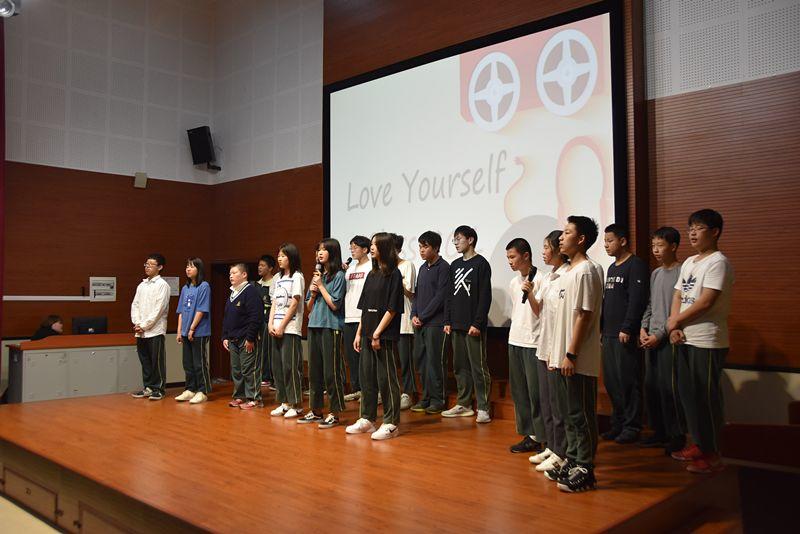 第 15 期【FRI. 枫光旖旎】英语艺术节系列之合唱比赛——初中部海选