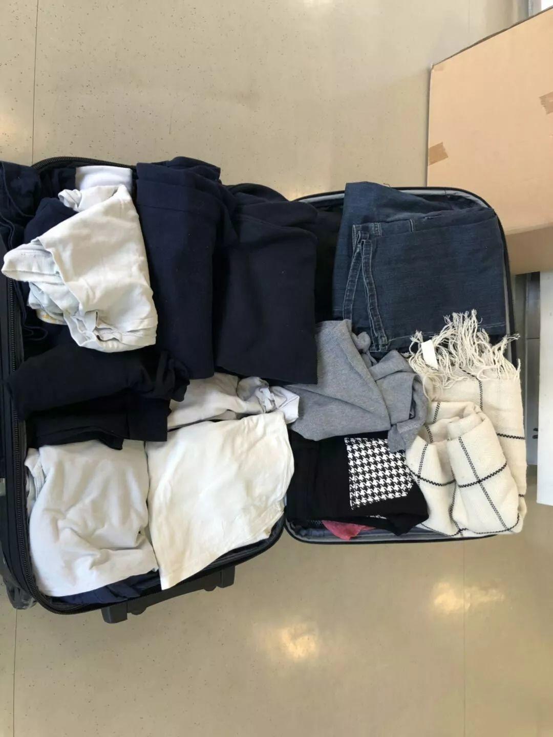 Service Learning G12 Chinese Clothing Drive | 服务式学习12（中）捐衣活动