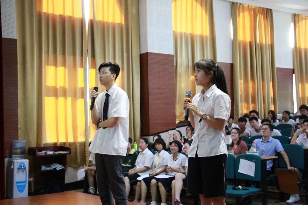 又是一年才子来 ----记上海枫叶国际学校暑期班单词拼写大赛