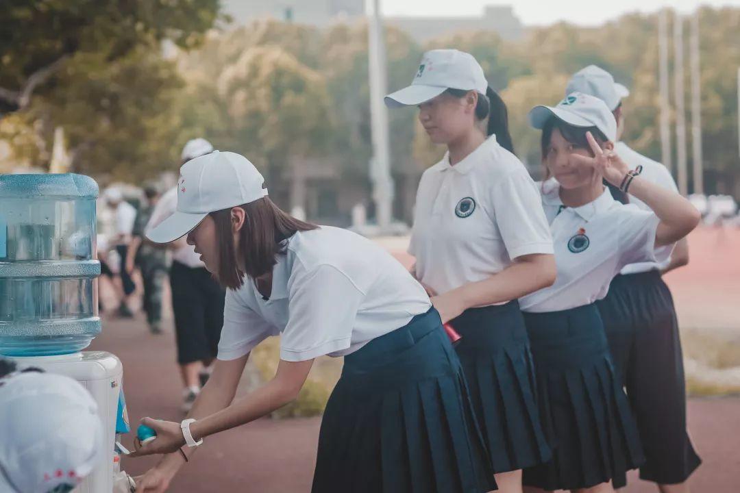 校园｜文明其精神，野蛮其体魄，强韧其意志——2019届民办位育新生军训进行时（二）