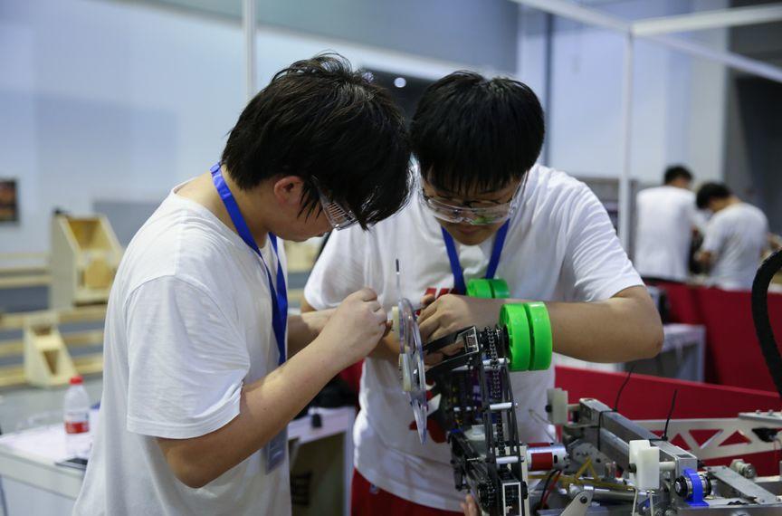 【世界教室】FRC机器人比赛 | FIRST Robotics Competition