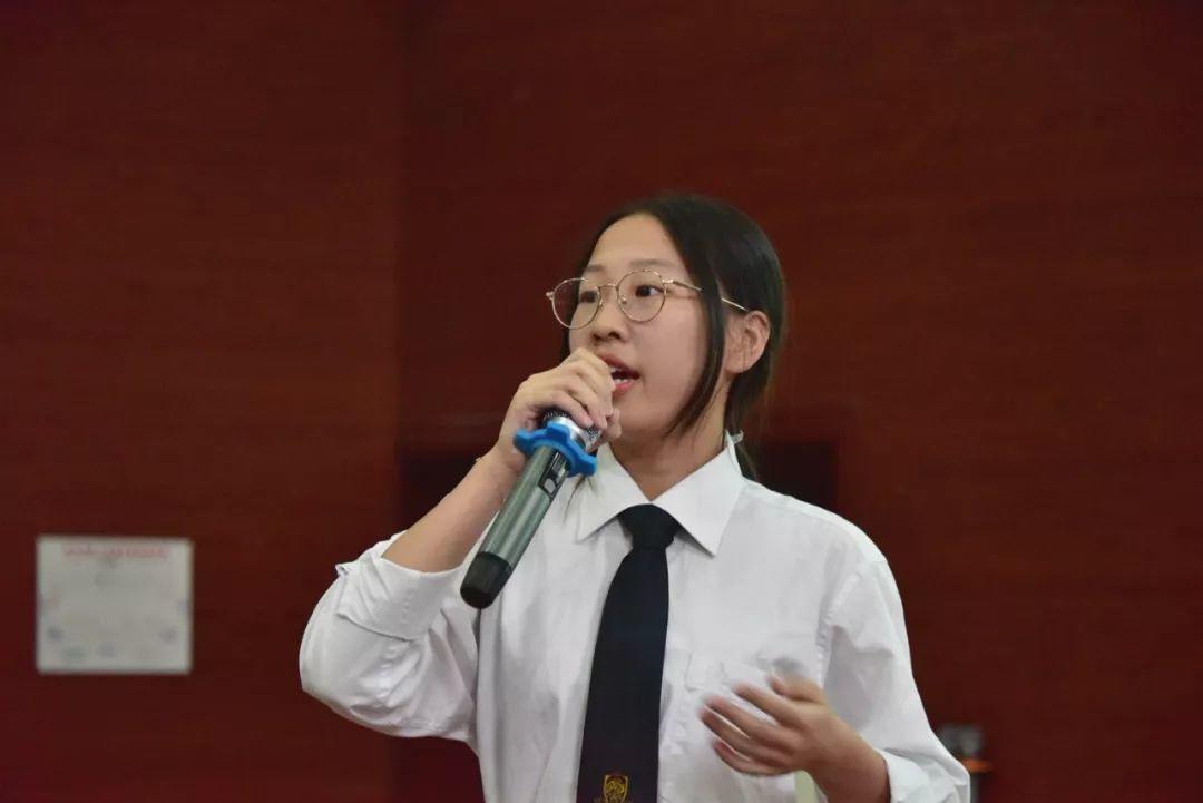 聆听众声 自我思考—上海枫叶高中部举行“21世纪杯”英语演讲比赛复赛  ​