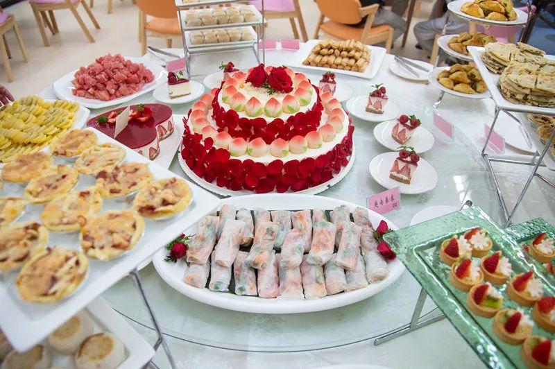 重九欢饮桃花酿,满源花菊郁金黄——记世外中学重阳节活动 重九欢饮桃花酿,满源花菊郁金黄——记世外中学重阳节活动