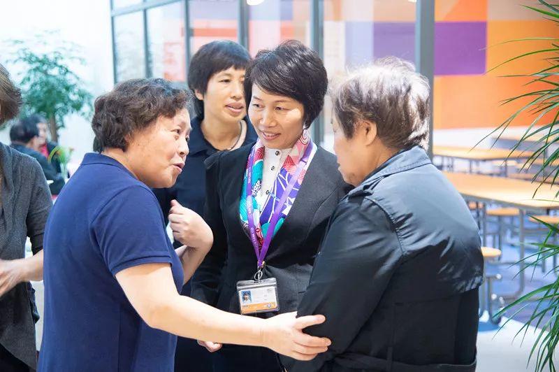 重九欢饮桃花酿,满源花菊郁金黄——记世外中学重阳节活动 重九欢饮桃花酿,满源花菊郁金黄——记世外中学重阳节活动