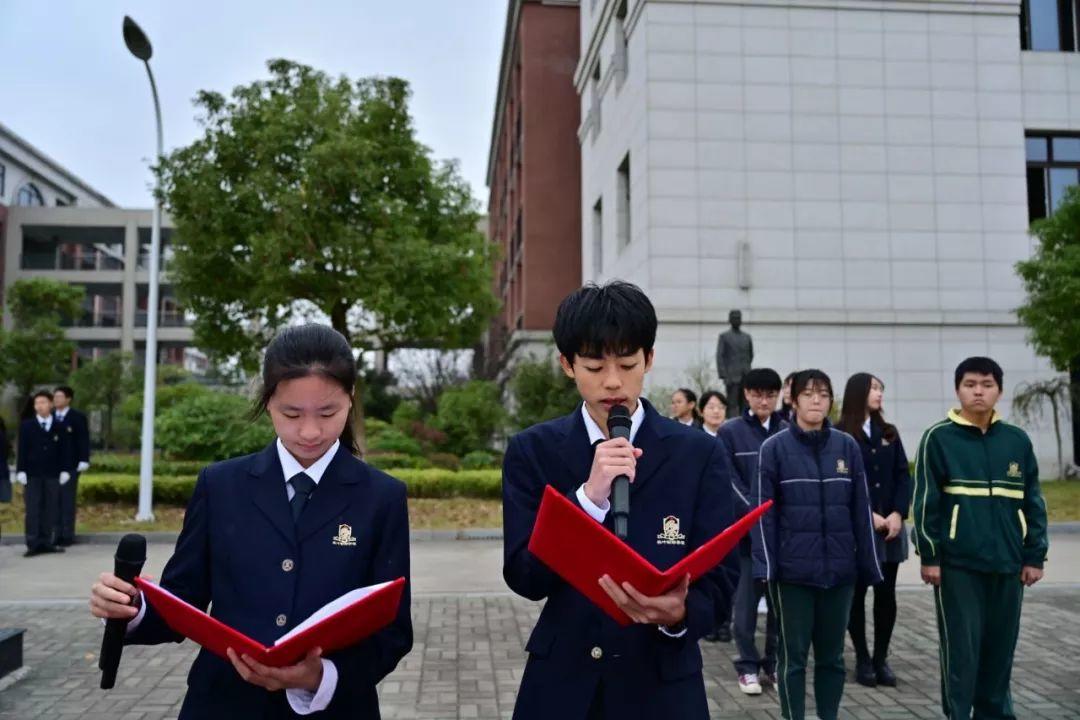 思考与探索——Science Fair 科学展表彰丨上海枫叶国际学校第12周升旗仪式