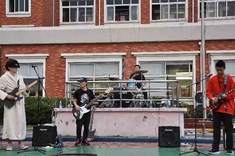 怪音社,这里不只有音乐,还有梦想! 怪音社,这里不只有音乐,还有梦想!