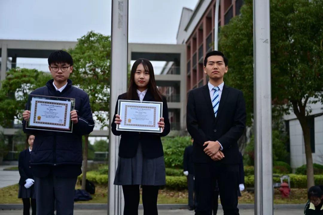 思考与探索——Science Fair 科学展表彰丨上海枫叶国际学校第12周升旗仪式 思考与探索——Science Fair 科学展表彰丨上海枫叶国际学校第12周升旗仪式