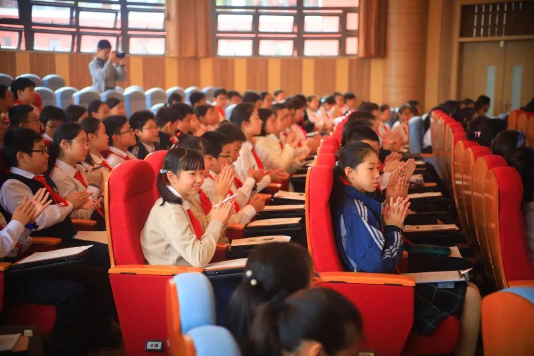 红领巾心向党,争做新时代好队员——记世外中学第十七次少代会正式会议 红领巾心向党,争做新时代好队员——记世外中学第十七次少代会正式会议