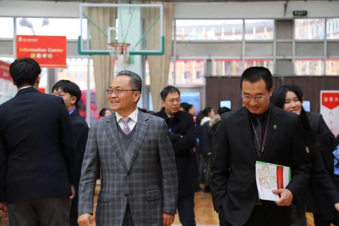 名校汇聚揽英才 枫叶助力看世界——第十五届枫叶国际教育博览会在大连启幕 名校汇聚揽英才 枫叶助力看世界——第十五届枫叶国际教育博览会在大连启幕