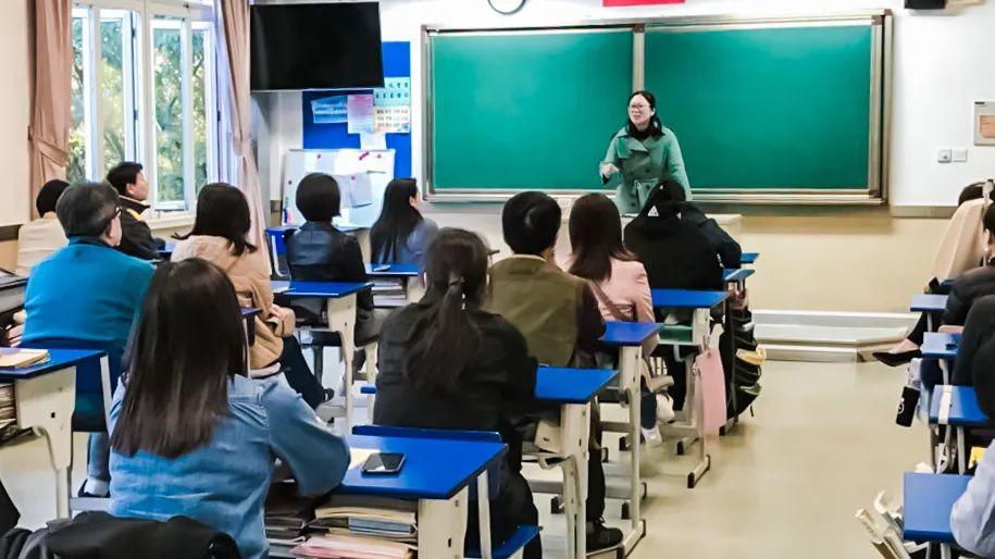 校园|携手务实,共同备战 ——民办位育港台部召开高三家长会 校园|携手务实,共同备战 ——民办位育港台部召开高三家长会