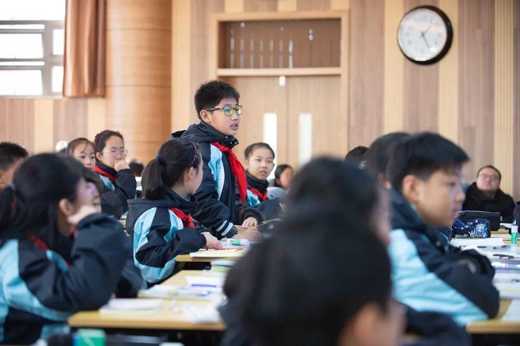 核心素养培育视角下的问题情境设计 ——记2019年五校联合教研活动数学专场 核心素养培育视角下的问题情境设计 ——记2019年五校联合教研活动数学专场
