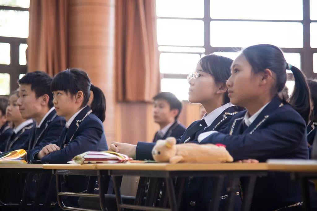 核心素养培育视角下的问题情境设计 ——记2019年五校联合教研活动数学专场 核心素养培育视角下的问题情境设计 ——记2019年五校联合教研活动数学专场