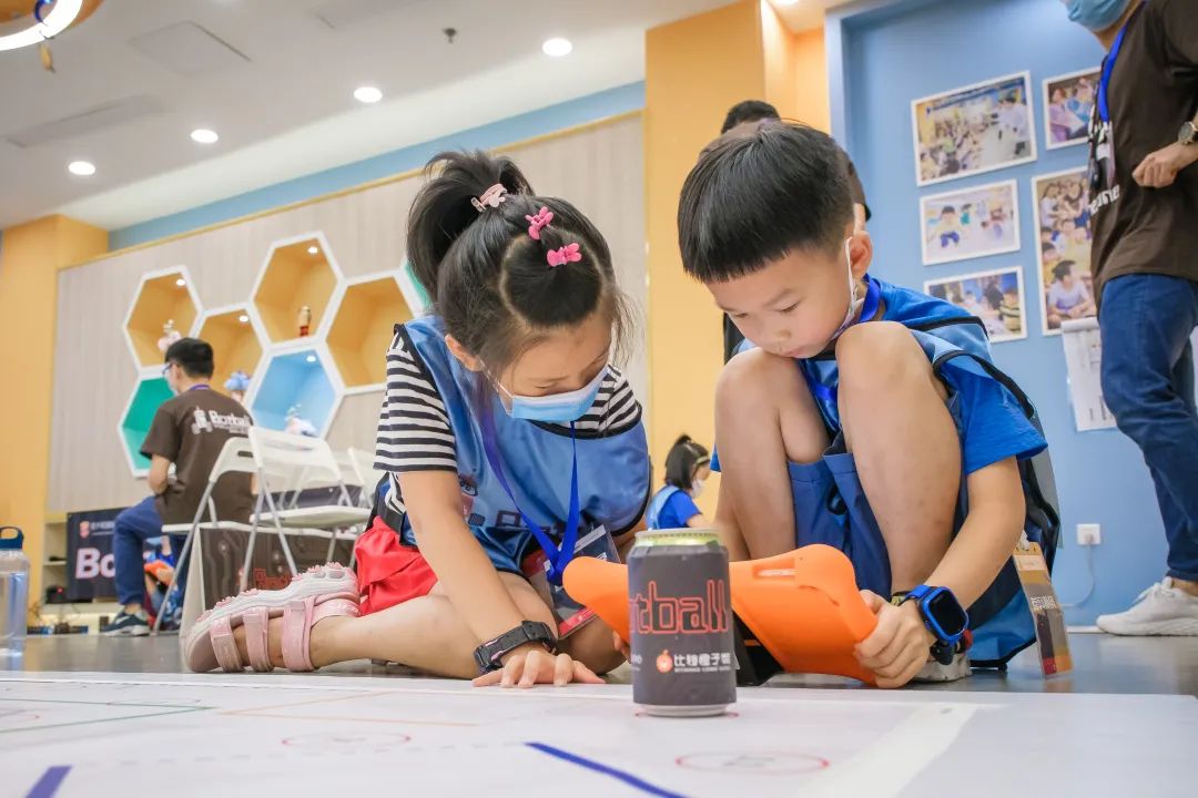 Botball国际教育机器人大会小学组首场初选在广州举行：一往无前，大放异彩