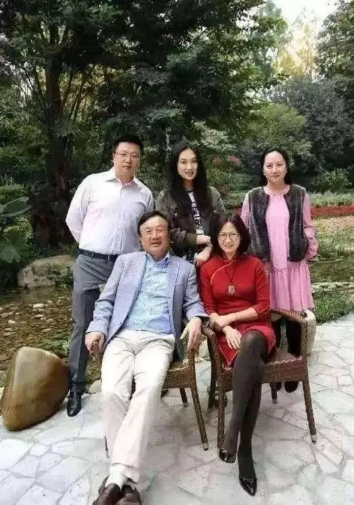 任正非两个女儿相差26岁，一个农村长大，一个从上中国际到哈佛！