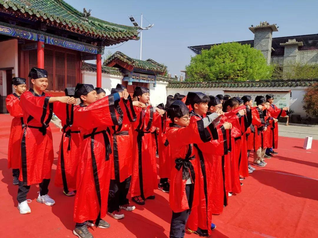 行吟齐鲁大地，弘扬儒道之风 ——清华附中国际部六年级学生赴山东开展中国文化探索与实践活动