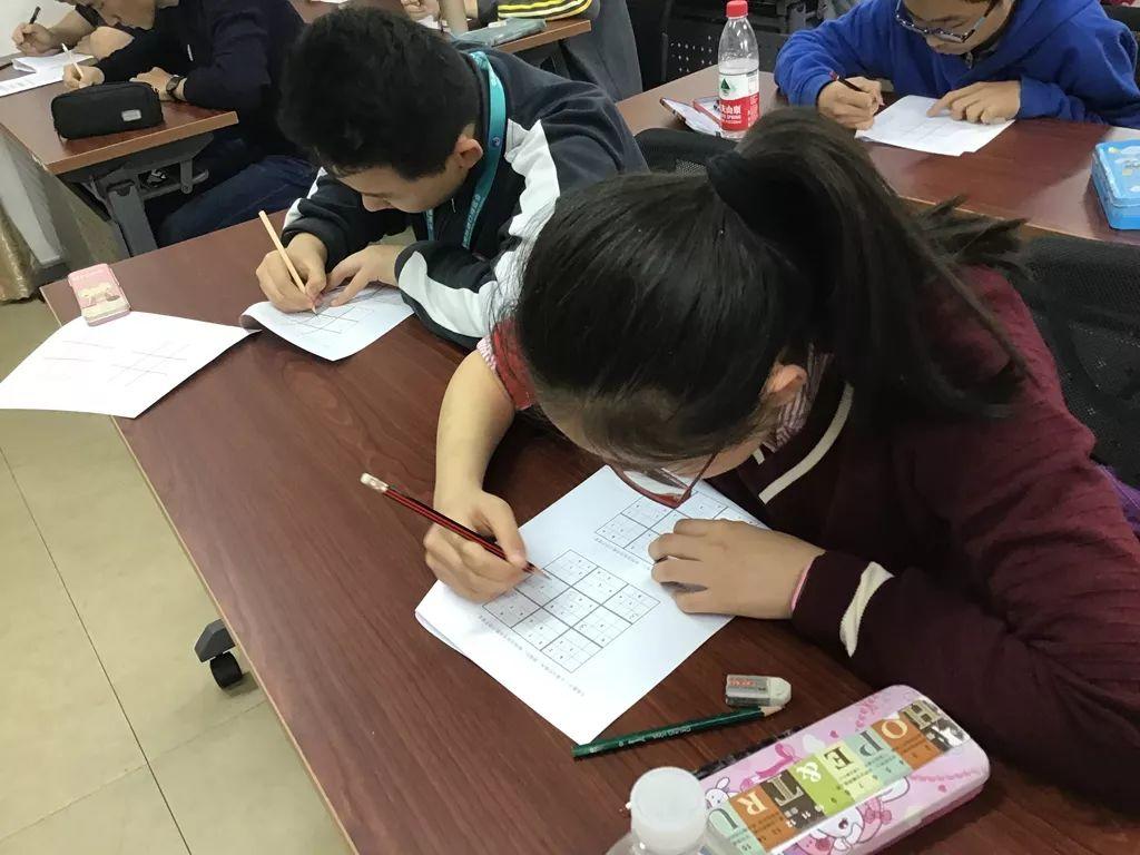 阳光•独好 ——记世外中学数独社团参加上海交大智力运动会”数独混龄挑战赛“